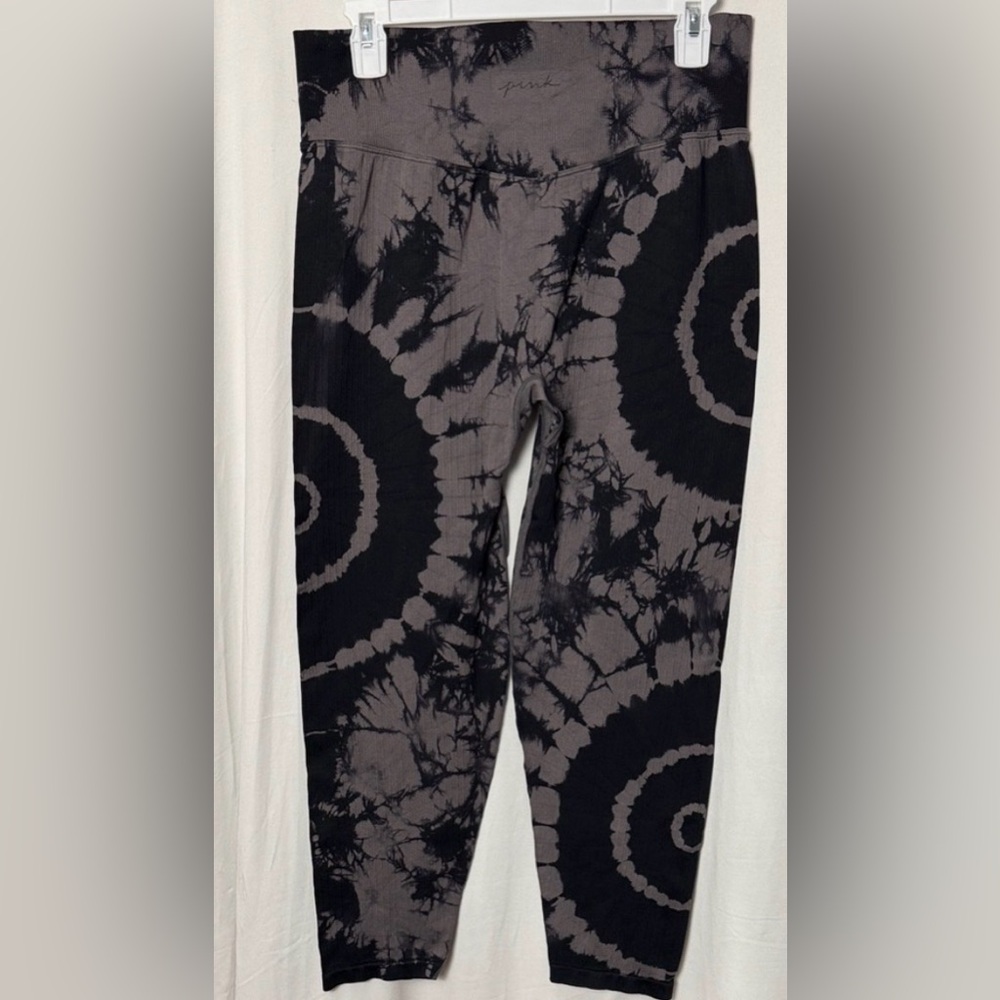 PINK Victoria’s Secret Active Black and Gray Tie-Dye 7/8 Leggings Size XL - Picture 4 of 7